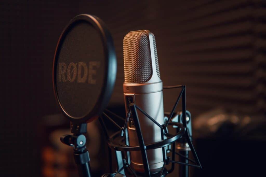 Home Recording Studio Equipment List: Beginner, Intermediate To Full  Fledged Home Studio - Home Studio Expert