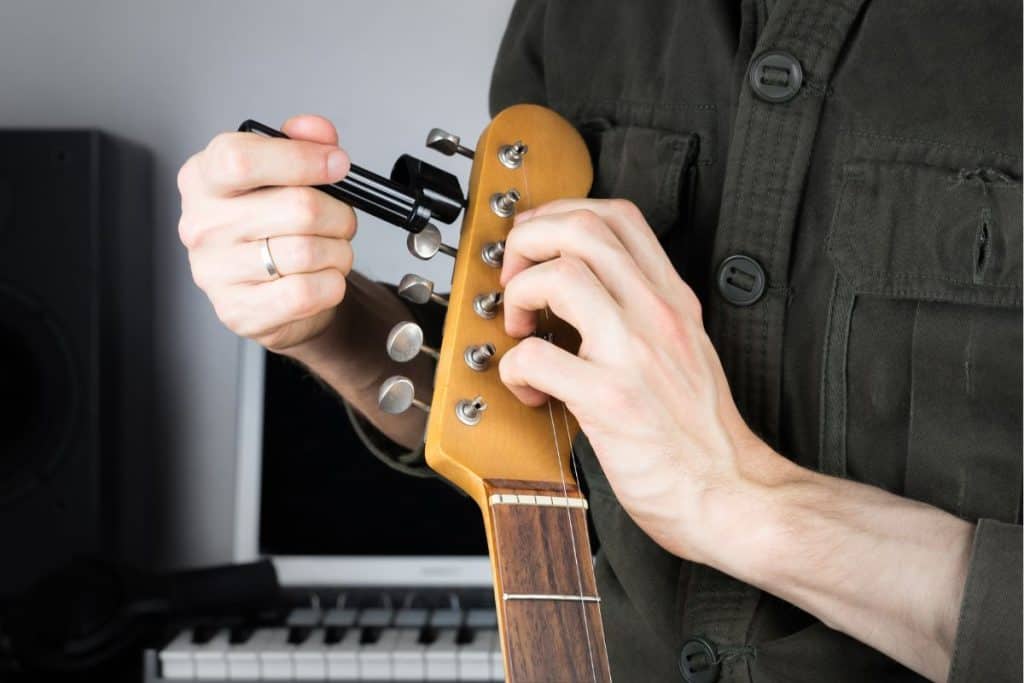 How To Set Up Electric Guitar